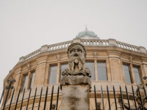 Krzywa Wieża w Toruniu – historia i legendy dla turystów